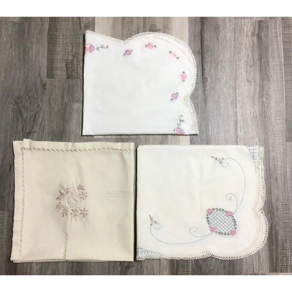 VTG Hand Embroidered Floral Tablecloths 3pc Lace Scalloped Edge Cottage 34 x 34